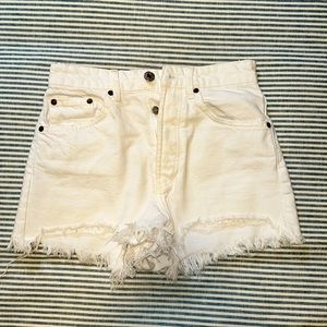 ZARA HIGH RISE WHITE DENIM SHORTS SIZE 4